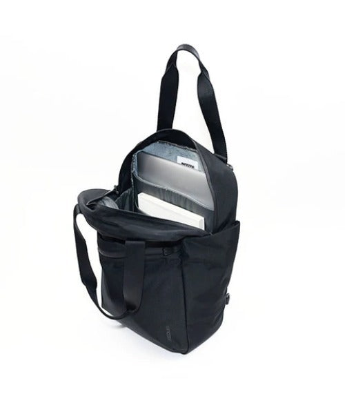 Incase Transfer Two-Way Tote 15L – Black – product image 3